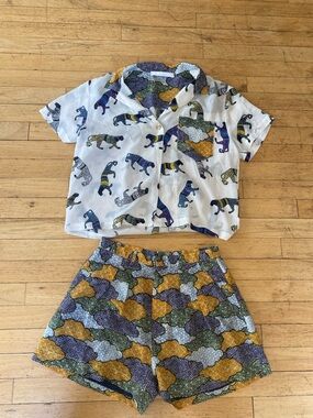 Love binetti beautiful short set. Silk. Size small